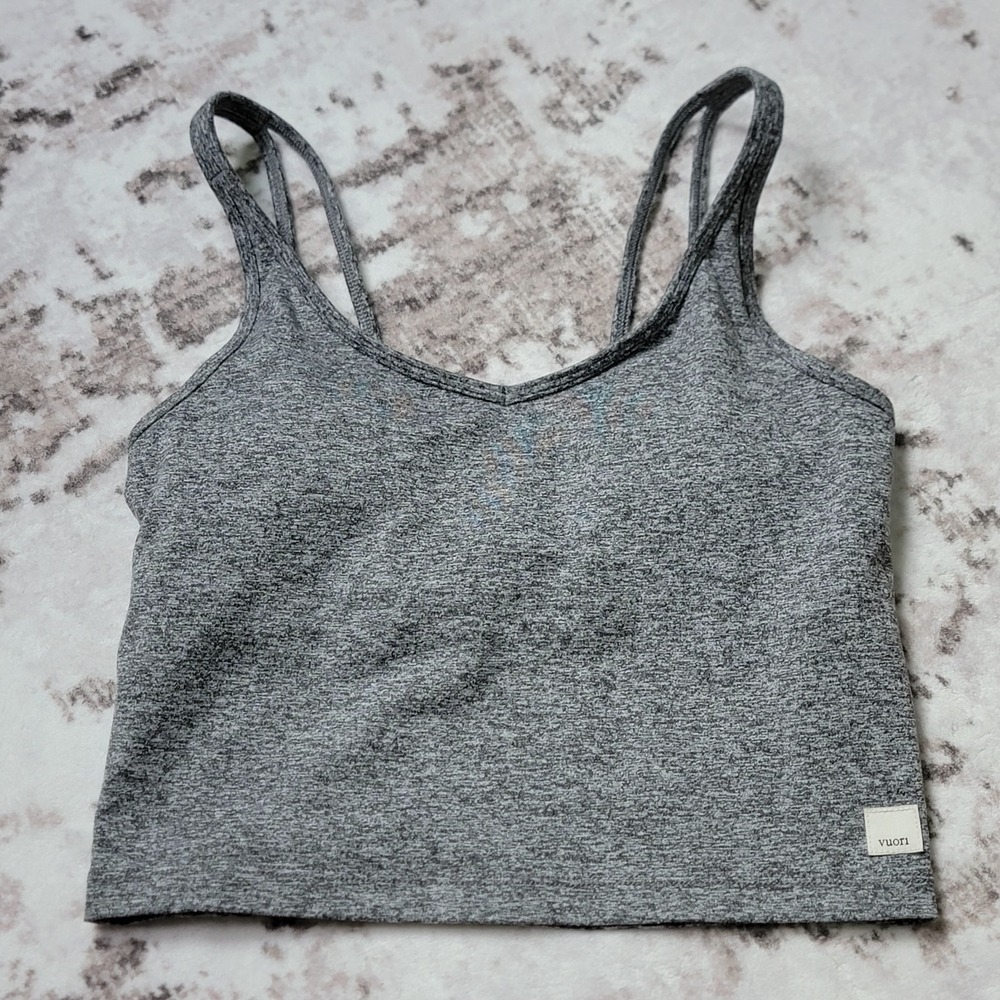 Vuori Halo Performance Crop Tank Heather Charcoal Gray Double Strap Athleisure